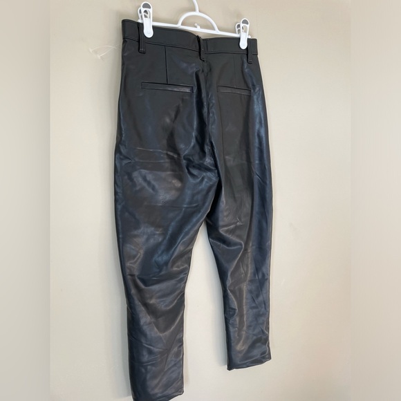 Abercrombie & Fitch Ultra high rise 28 6 Black pleather ankle Pants NWOT - Picture 6 of 6